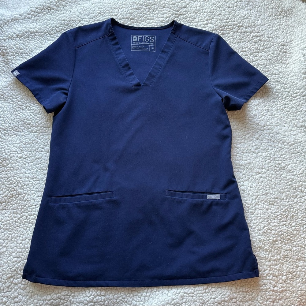 Figs Casma 2 Pocket Scrub Top